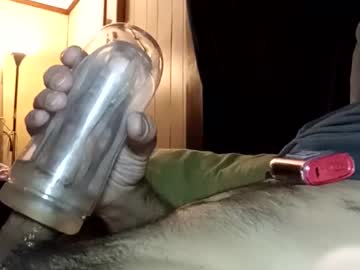Pussyluver420kik909587 Chaturbate stream image from May 12, 2025