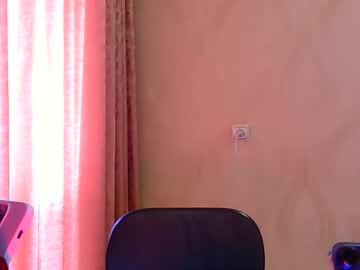 Frame_Tamer888 Chaturbate stream image from May 12, 2025