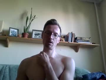Garfield42 Chaturbate stream image from May 12, 2025