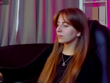 Sallymills Chaturbate stream image from May 12, 2025