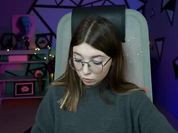 Lilly__Rain Chaturbate stream image from May 12, 2025