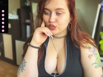 Keshamoon Chaturbate stream image from May 12, 2025