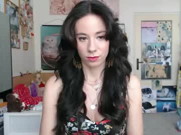 Roselynsun Chaturbate stream image from May 12, 2025