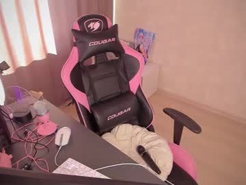 Avgustiiiina Chaturbate stream image from May 12, 2025