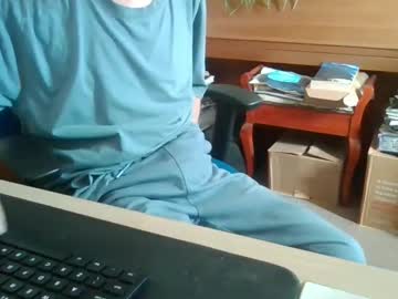Petitwilly Chaturbate stream image from May 12, 2025
