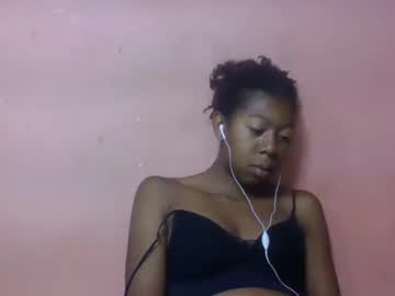 Angelette93 Chaturbate stream image from May 12, 2025