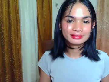 Prettykhelcy Chaturbate stream image from May 12, 2025
