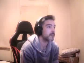 Britishozzy Chaturbate stream image from May 12, 2025
