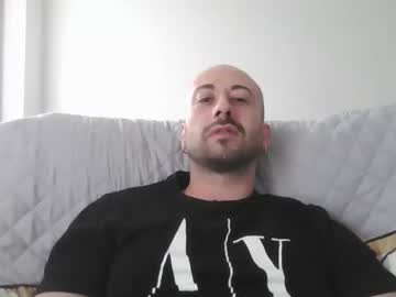 Fisarmonico Chaturbate stream image from May 12, 2025
