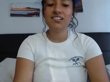Halleberry18 Chaturbate stream image from May 12, 2025