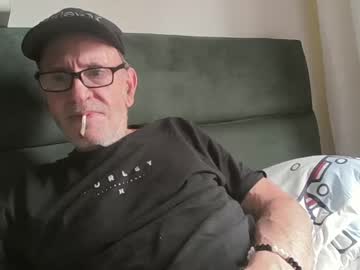 Yannisv Chaturbate stream image from May 12, 2025