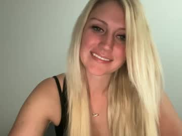 Smexxii93 Chaturbate stream image from May 12, 2025