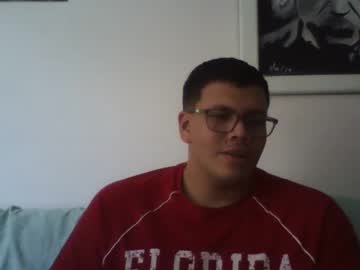 Damianreyess Chaturbate stream image from May 12, 2025