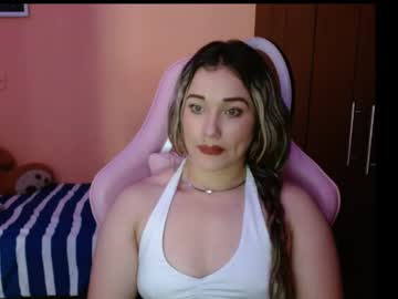 Candy_Love09 Chaturbate stream image from May 12, 2025