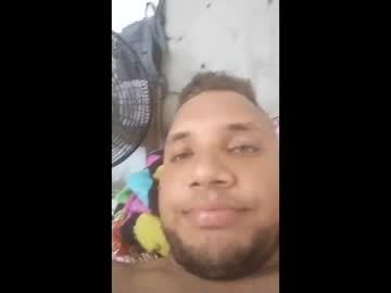 Guelti27 Chaturbate stream image from May 12, 2025