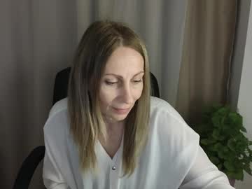 Liya_Light Chaturbate stream image from May 12, 2025