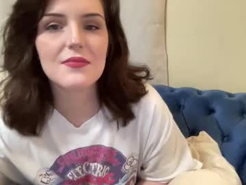 Lillyadams222 Chaturbate stream image from May 13, 2025