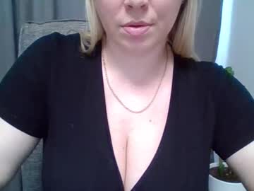 Innaxkelly Chaturbate stream image from May 13, 2025