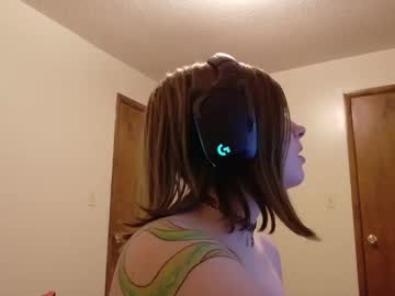 Bluebirdy696 Chaturbate stream image from May 13, 2025