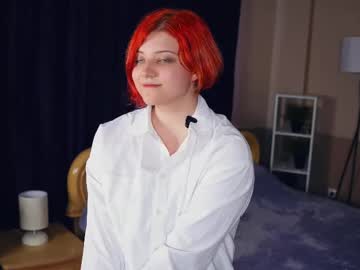 Devonaeade Chaturbate stream image from May 13, 2025