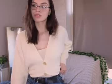 Dareledgington Chaturbate stream image from May 13, 2025