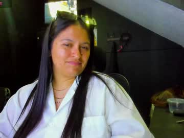 Mia_Daniela_ Chaturbate stream image from May 13, 2025