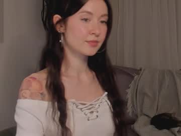 Yenneferxxx Chaturbate stream image from May 13, 2025