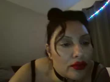 Sassyansxe Chaturbate stream image from May 13, 2025
