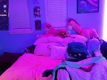 Xlilykay Chaturbate stream image from May 13, 2025