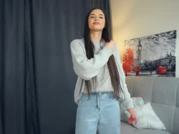Zarabeamer Chaturbate stream image from May 13, 2025