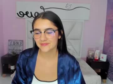 Carlabonnet Chaturbate stream image from May 13, 2025