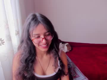 Aluna_0310 Chaturbate stream image from May 13, 2025