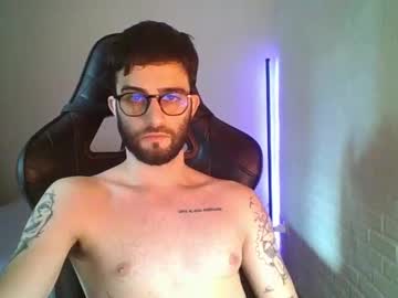 Detzelmm Chaturbate stream image from May 13, 2025