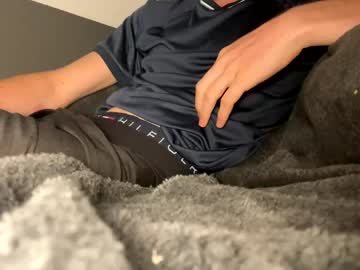 Antoinelebac001 Chaturbate stream image from May 13, 2025