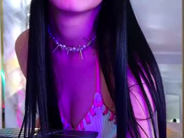 Oliviakindes Chaturbate stream image from May 13, 2025