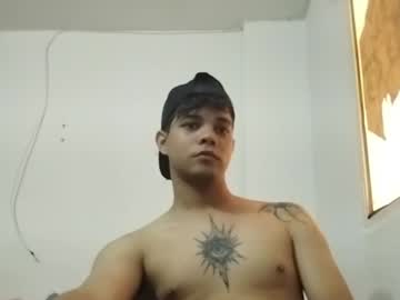 Joven_Cr_22 Chaturbate stream image from May 13, 2025