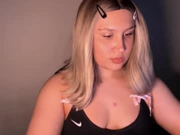 Amazibatty Chaturbate stream image from May 13, 2025