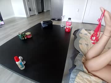 Juicecouple27 Chaturbate stream image from May 14, 2025