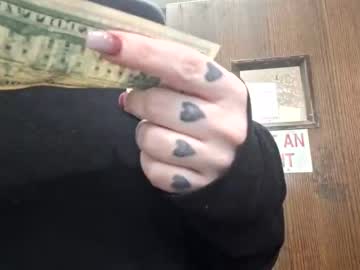 Brattybunny94 Chaturbate stream image from May 14, 2025