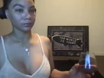 Sexxxyr3dh0ttie Chaturbate stream image from May 14, 2025