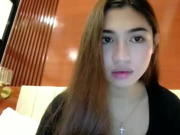 Francine_Moore Chaturbate stream image from May 14, 2025