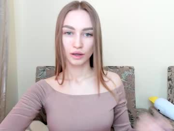 Cutekittenv Chaturbate stream image from May 14, 2025
