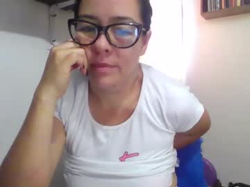 Caroline_46 Chaturbate stream image from May 14, 2025