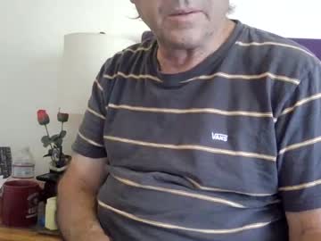 Billybangsbitches Chaturbate stream image from May 14, 2025