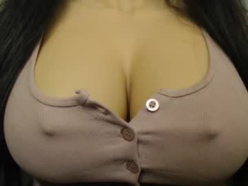 Chelle_Sexy Chaturbate stream image from May 14, 2025
