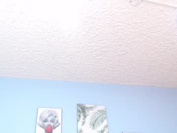 Karinacoleman Chaturbate stream image from May 14, 2025