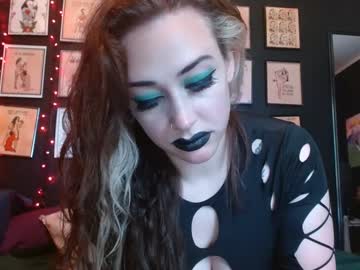 Delilahgallo Chaturbate stream image from May 14, 2025
