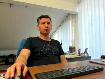 Frikits Chaturbate stream image from May 14, 2025
