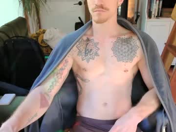 Thickred333 Chaturbate stream image from May 14, 2025