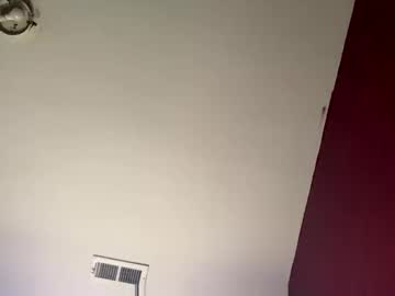 Taegrizz Chaturbate stream image from May 14, 2025